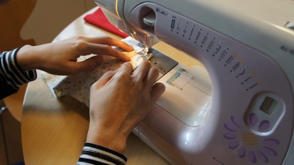 sewing-machine-606435_640